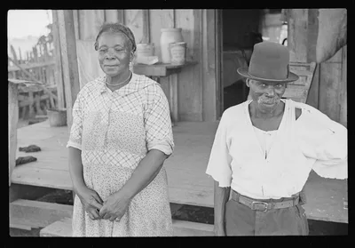 Negro sharecropper and his wife, Pulaski County, Arkansas, 1935
