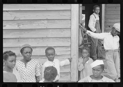 Sharecroppers' children on Sunday, near Little Rock, Arkansas, 1935