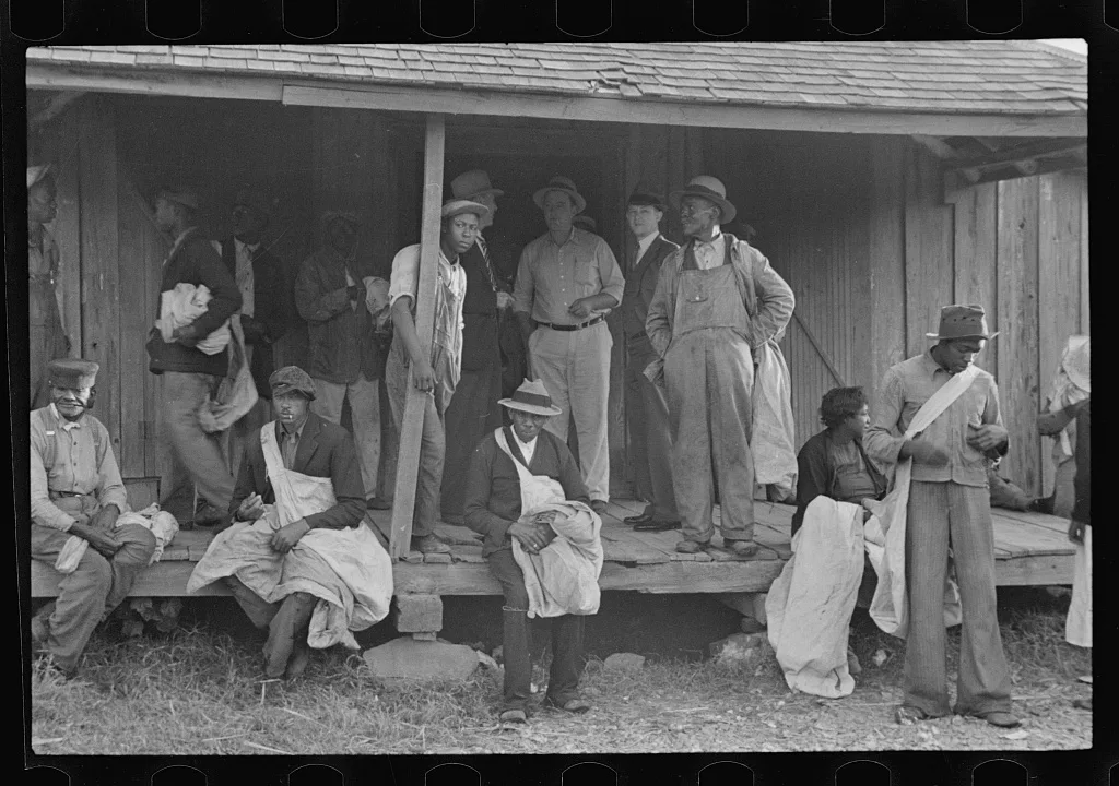 Cotton pickers at 6:30 a.m., Pulaski County, Arkansas, 1935