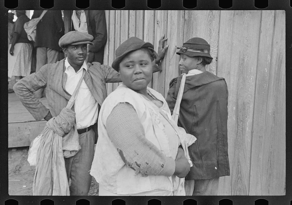 Cotton pickers, 6:30 a.m., Alexander plantation, Pulaski County,…, Arkansas, 1935