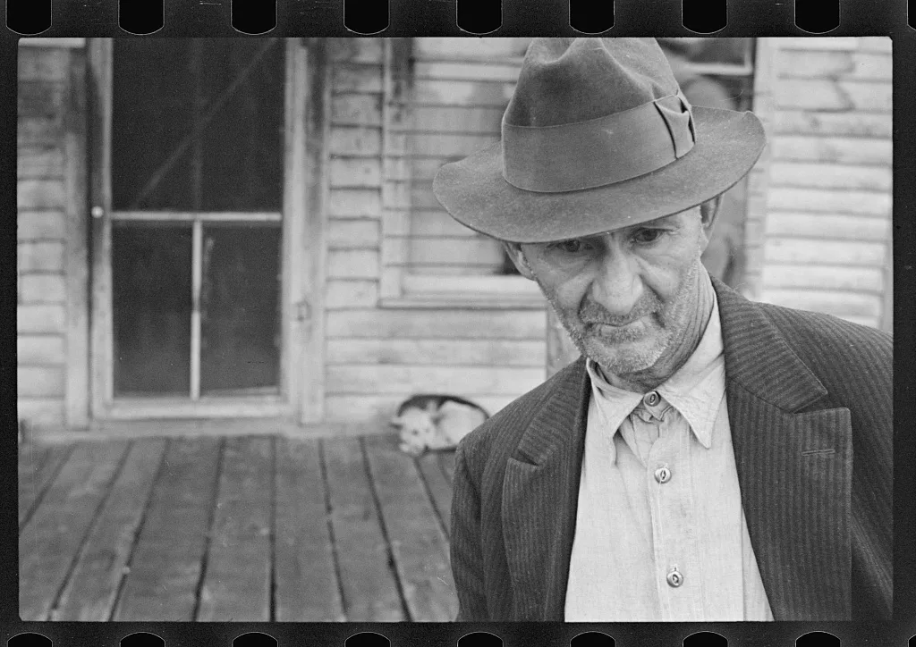One of few remaining inhabitants of Zinc, Arkansas, 1935
