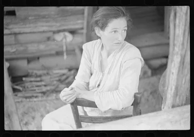Wife of destitute mountaineer, Ozark Mountains, Arkansas, 1935