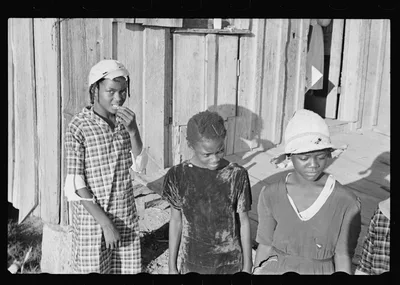 [Untitled photo, possibly related to: Home of tenant farmer, Arkansas], 1935