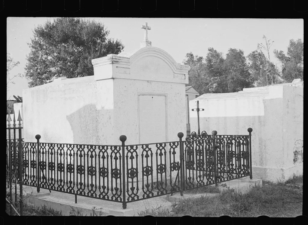 Cemetery at Pointe a la Hache, Louisiana, 1935