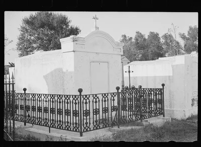 Cemetery at Pointe a la Hache, Louisiana, 1935