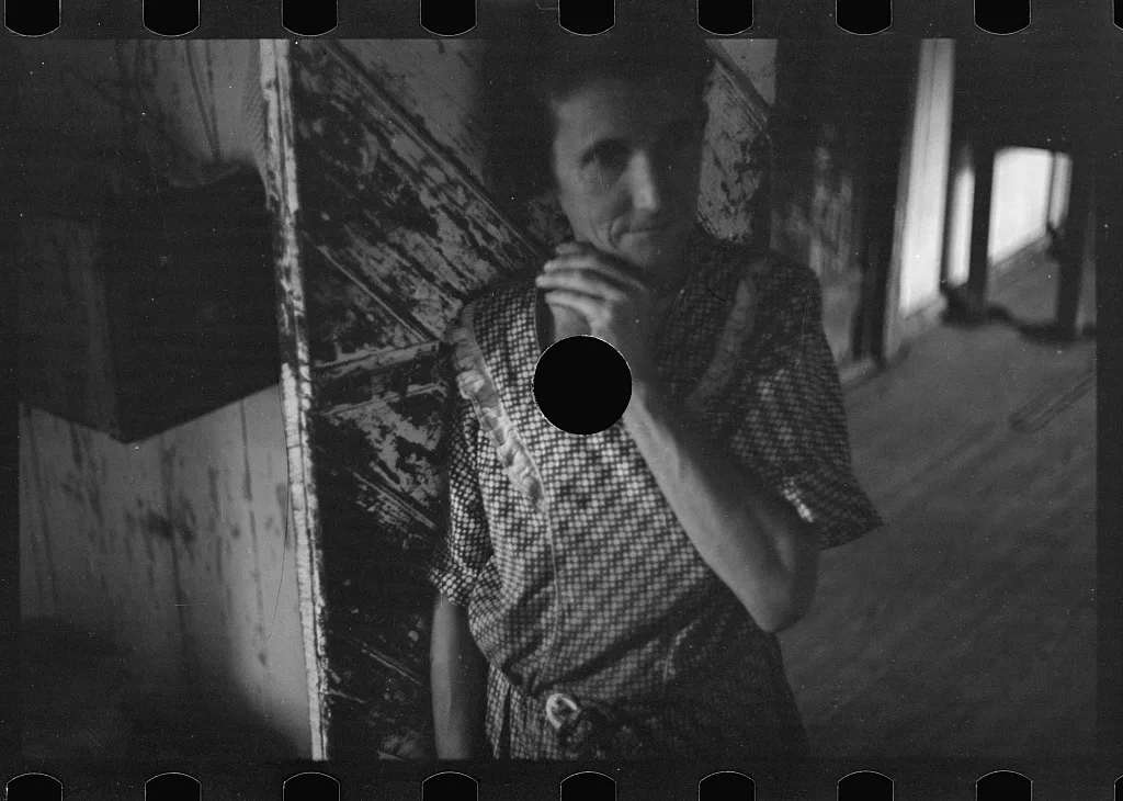 [Untitled photo, possibly related to: Trische family, tenant farmers,…, Louisiana, 1935