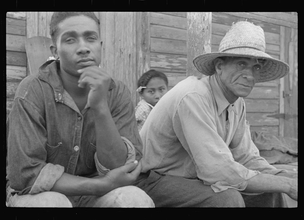 [Untitled photo, possibly related to: Unemployed trappers, Louisiana], 1935