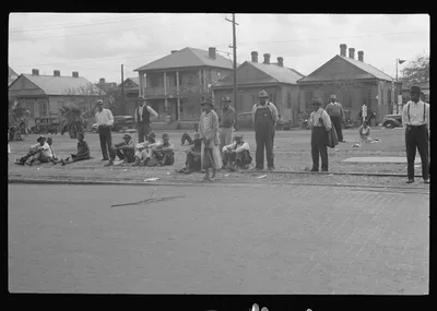 Applicants waiting for jobs in front of FERA (Federal Emergency…, Louisiana, 1935