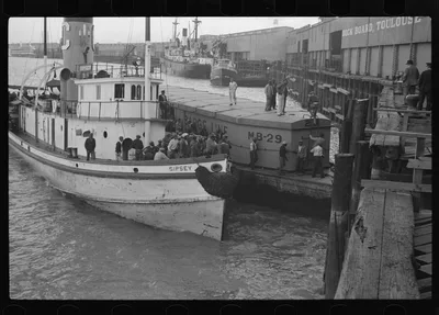 [Untitled photo, possibly related to: Bringing in scabs, New Orleans,…, Louisiana, 1935