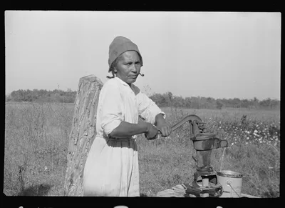 Pulaski County, Arkansas. The wife of a sharecropper, 1935
