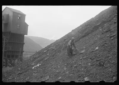[Untitled photo, possibly related to: Salvaging coal from the slag…, Pennsylvania, 1937