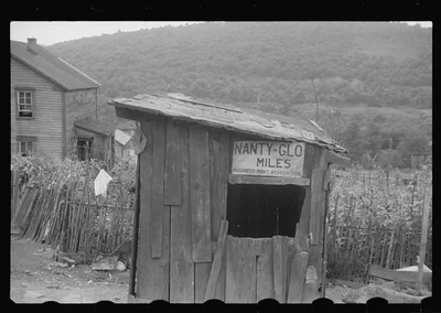 House and shed, Nanty Glo, Pennsylvania, 1937