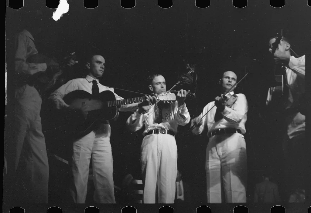[Untitled photo, possibly related to: Lovengood sisters, Asheville,…, North Carolina, 1937