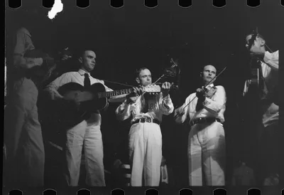 [Untitled photo, possibly related to: Lovengood sisters, Asheville,…, North Carolina, 1937