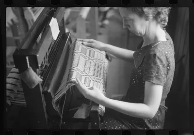[Untitled photo, possibly related to: Weaving at Red House, West…, West Virginia, 1937