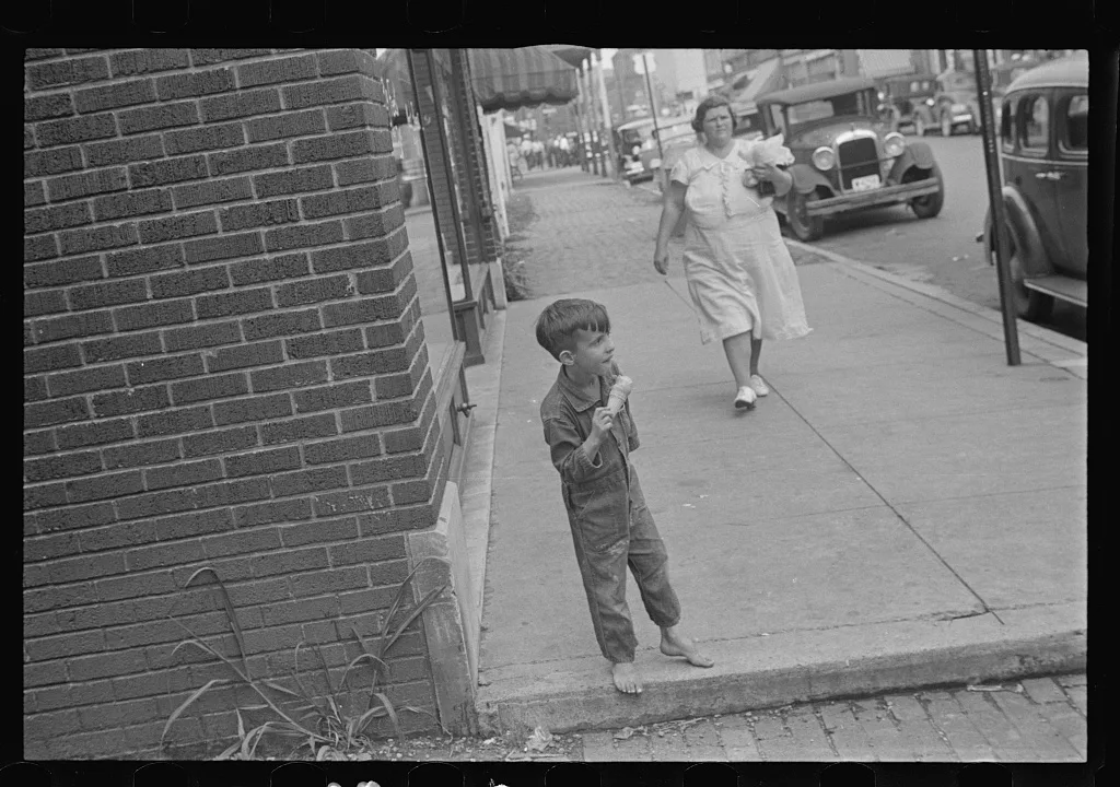 The main street of Lancaster, Ohio, 1938
