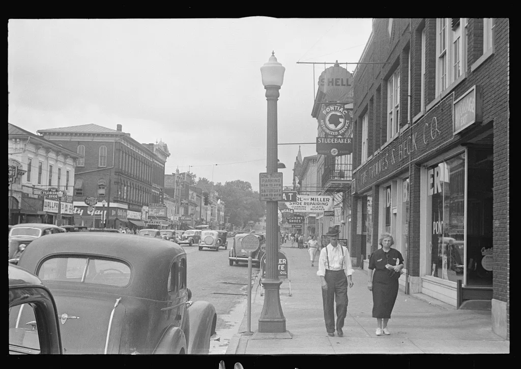 Main street, Lancaster, Ohio, 1938