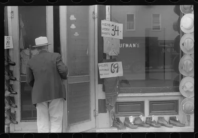 Street scene, Washington Court House, Ohio (see general caption), 1938