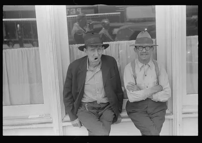 Street scene, Circleville, Ohio, 1938