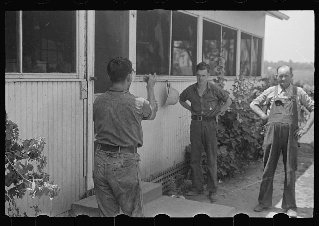 [Untitled photo, possibly related to: Washing up for dinner during…, Ohio, 1938