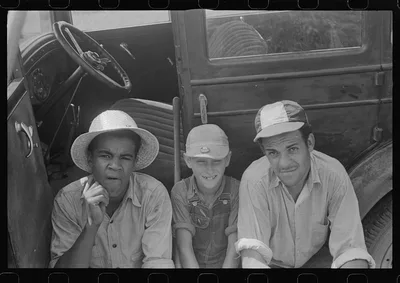Members of threshing crew, central Ohio, 1938