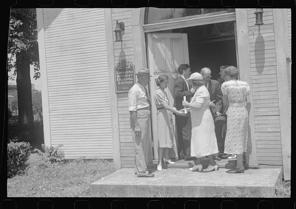 Leaving church, Linworth, Ohio, 1938