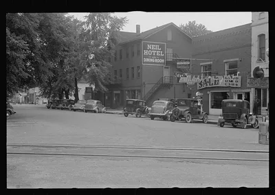 Saturday afternoon in London, Ohio, "the main street", 1938