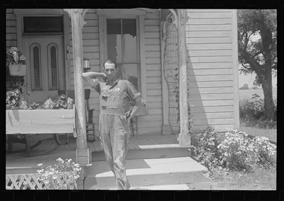 Going back to wheat harvest after dinner, central Ohio, 1938