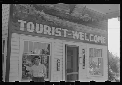 Filling station, Plain City, Ohio, 1938