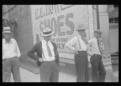 Saturday afternoon in London, Ohio, "the main street", 1938