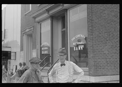 Saturday afternoon in London, Ohio, "the main street", 1938