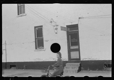 [Untitled photo, possibly related to: Beauty parlor, Plain City, Ohio], 1938