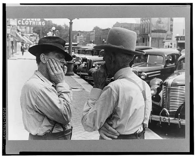 Saturday afternoon in London, Ohio, "the main street", 1938