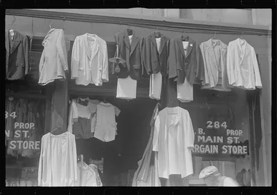 Secondhand clothing store, Columbus, Ohio, 1938