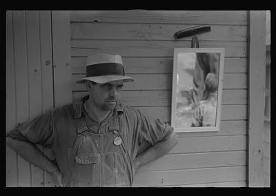 Waiting for dinner bell during harvest time, central Ohio, 1938