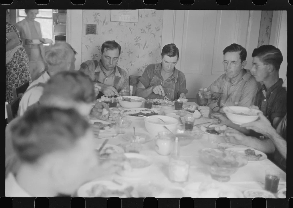 Dinner time during wheat harvest, central Ohio, 1938