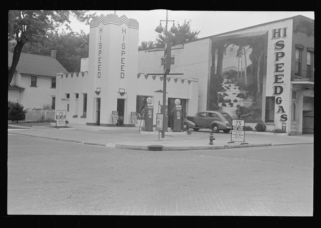 Gasoline station, Marysville, Ohio, 1938