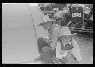[Untitled photo, possibly related to: People on relief, Urbana, Ohio], 1938