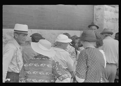 Waiting for relief commodities, Urbana, Ohio, 1938