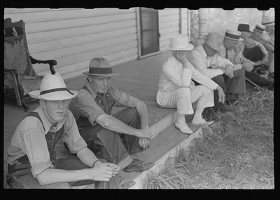 Spectators at farmland auction, New Carlisle [i.e. Marysville], Ohio, 1938