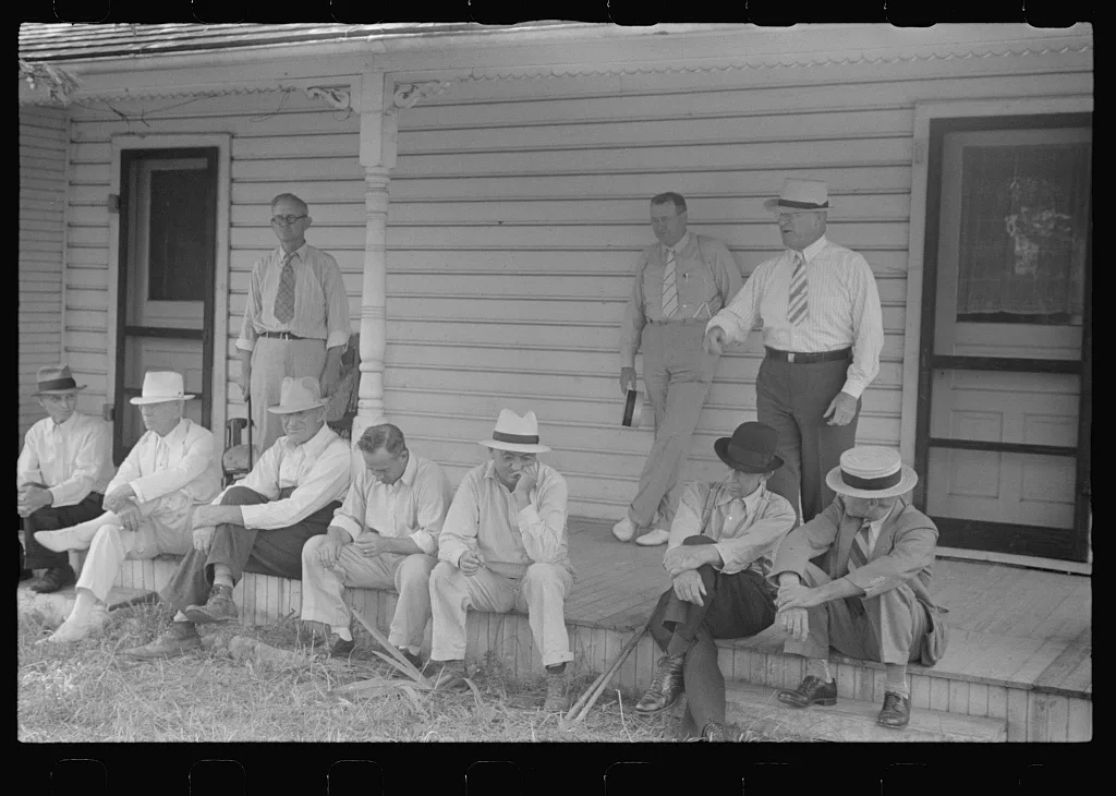Spectators at farmland auction, New Carlisle [i.e. Marysville], Ohio, 1938