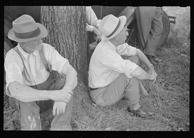 Spectators at farmland auction, New Carlisle [i.e. Marysville], Ohio, 1938