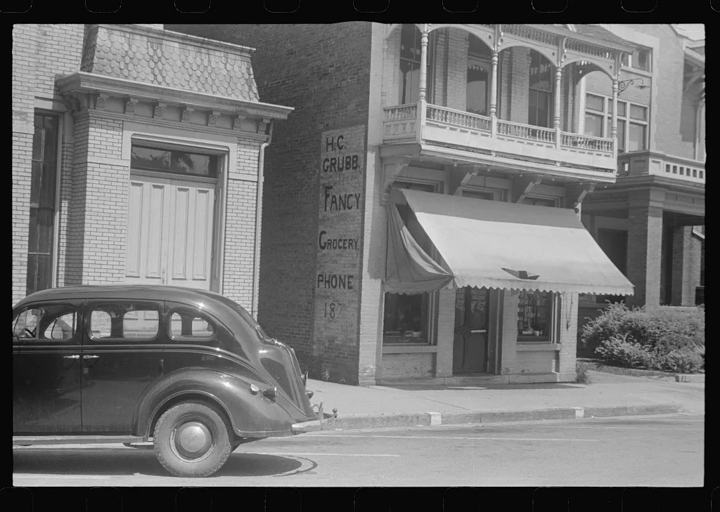 Street scene in Urbana, Ohio, 1938