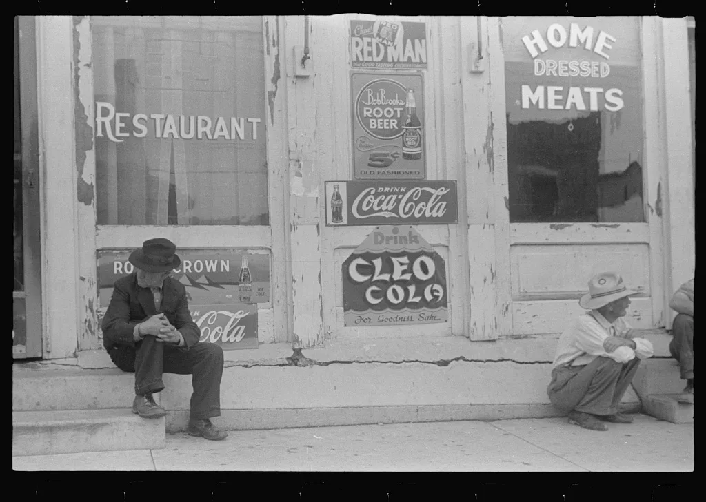 Street scene, Worthington, Ohio, 1938