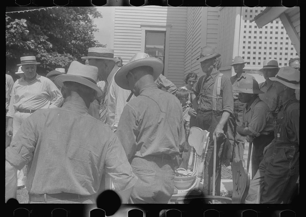 Auctioning household effects, public auction in central Ohio, 1938